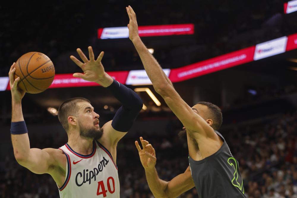 他们利用先 他们利用先